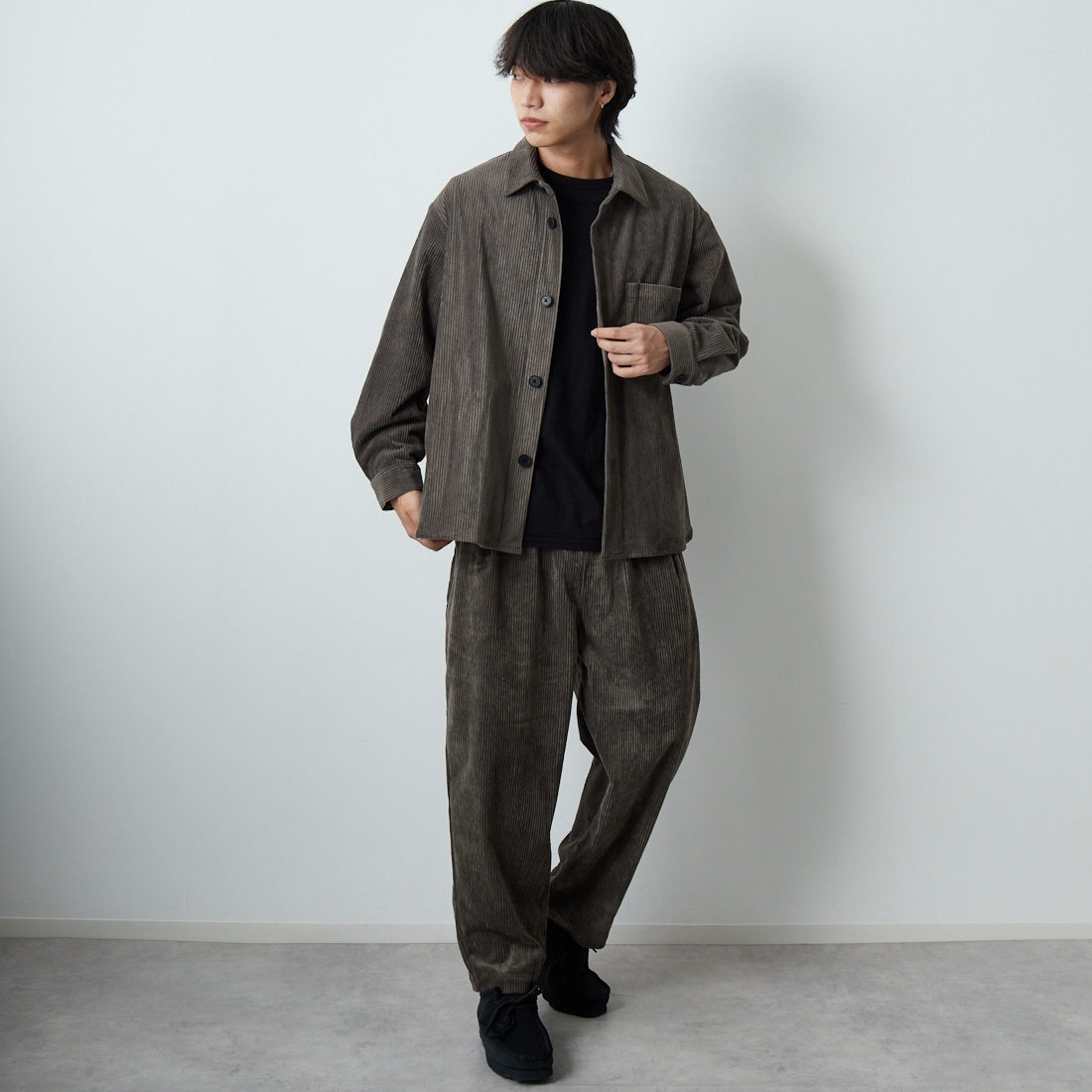 STILL BY HAND [スティルバイハンド] コーデュロイイージーパンツ [PT03253] KHK BROWN &&モデル身長：179cm 着用サイズ：46&&