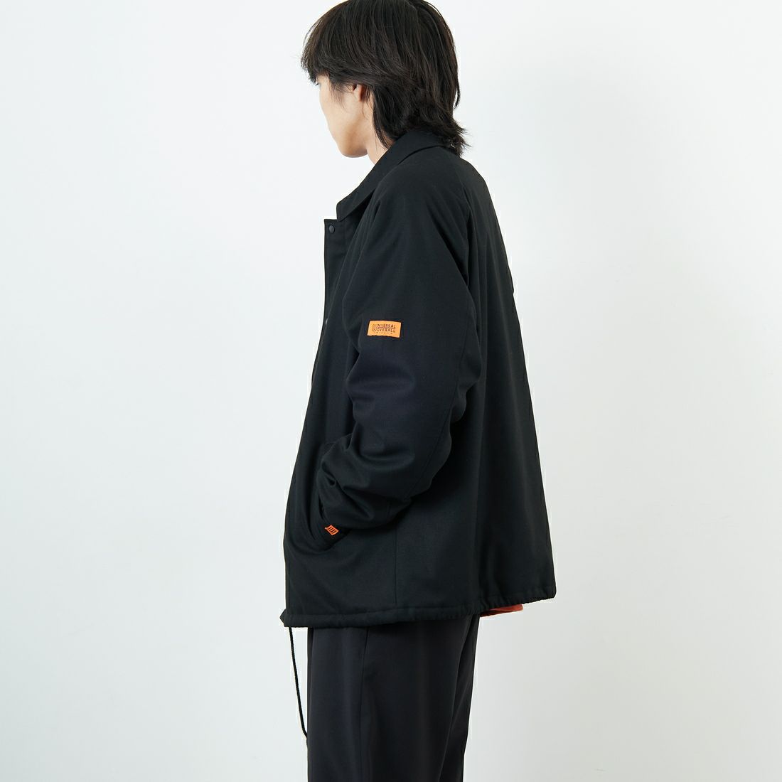 UNIVERSAL OVERALL [ユニバーサルオーバーオール] 別注 中綿入りコーチジャケット [U2531422IN-JF] BLACK &&モデル身長：179cm 着用サイズ：L&&