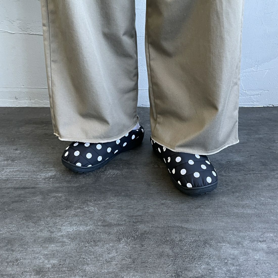 SUBU [スブ] パーマネント カラーサンダル [SUBU-PERMANENT] DOTS