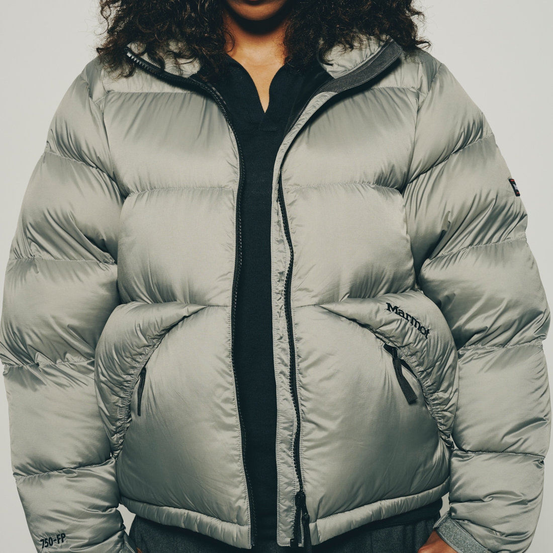 Marmot [マーモット] 別注 ワンポイントロゴ ダウンジャケット [MTFW25UDW329IN-JF] GRAY