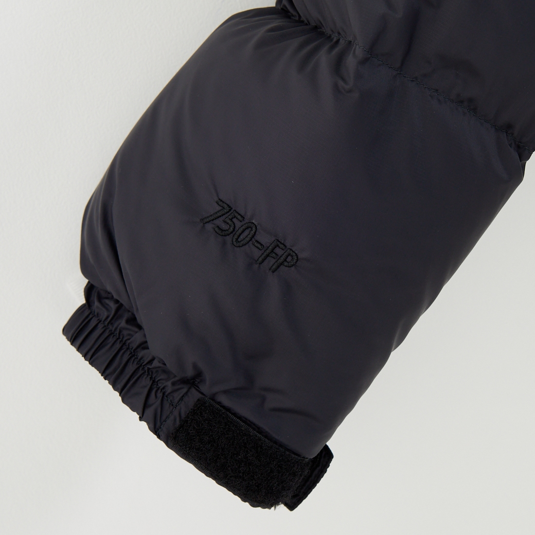 Marmot [マーモット] 別注 ワンポイントロゴ ダウンジャケット [MTFW25UDW329IN-JF] BLACK