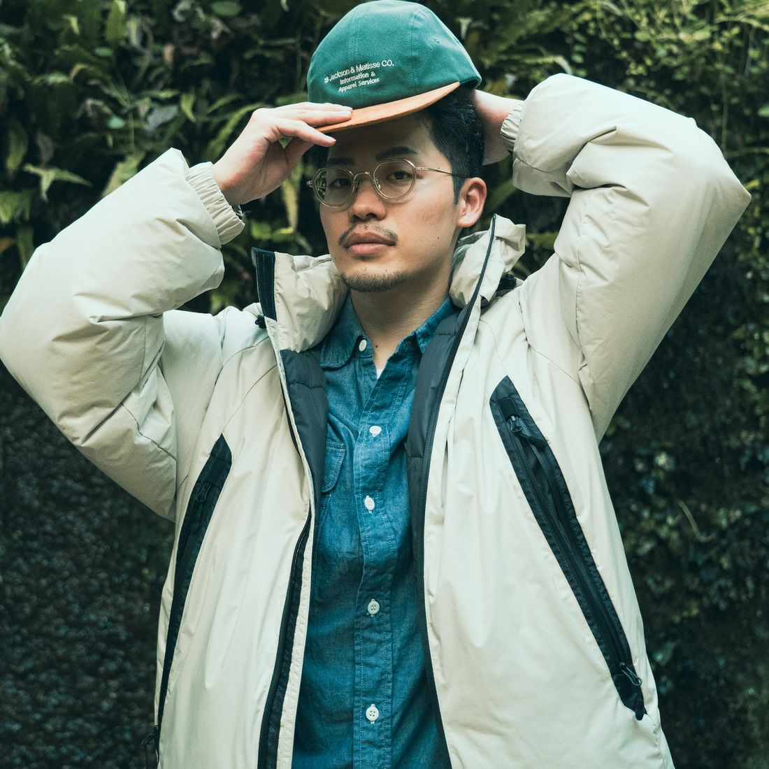 JEANSFACTORY × NANGA [ジーンズファクトリー × ナンガ] 別注 オーロラテックスダウンジャケット [JMP-254-030-JF] IVORY &&モデル身長：168cm 着用サイズ：L&&