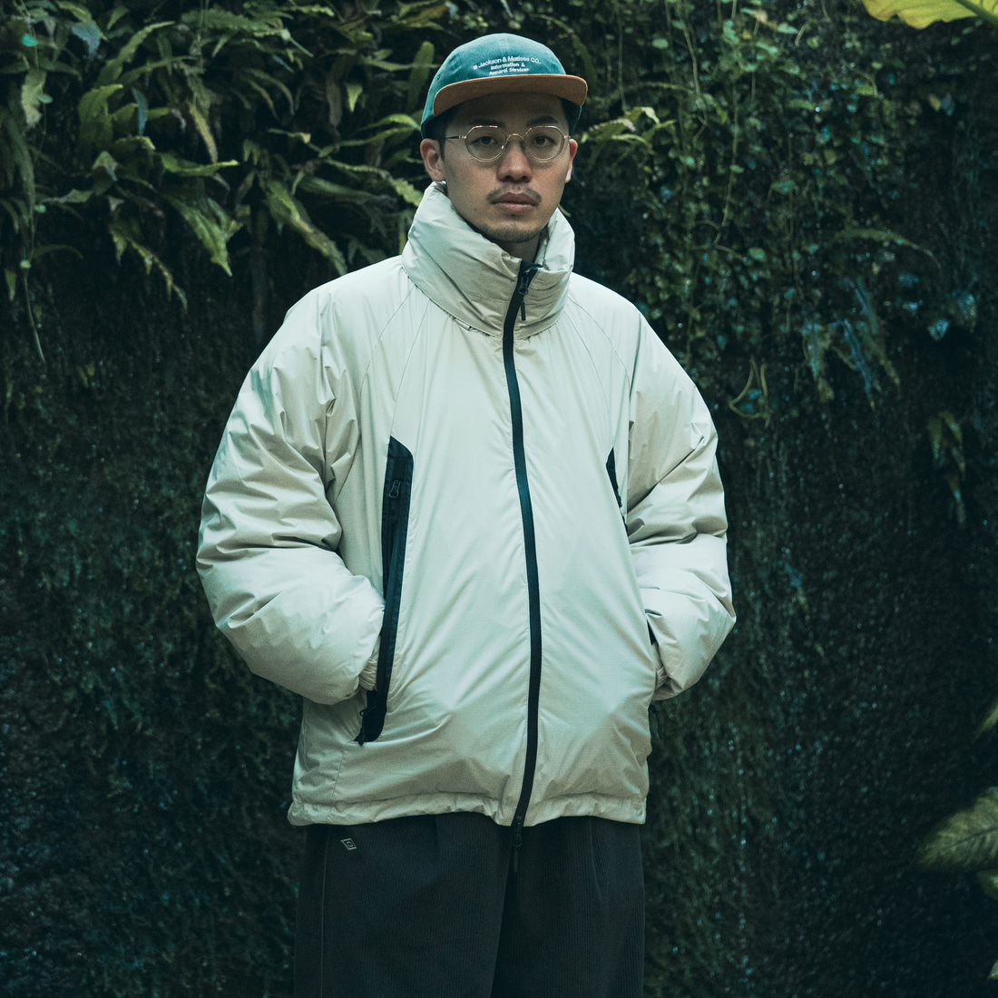 JEANSFACTORY × NANGA [ジーンズファクトリー × ナンガ] 別注 オーロラテックスダウンジャケット [JMP-254-030-JF] IVORY &&モデル身長：168cm 着用サイズ：L&&