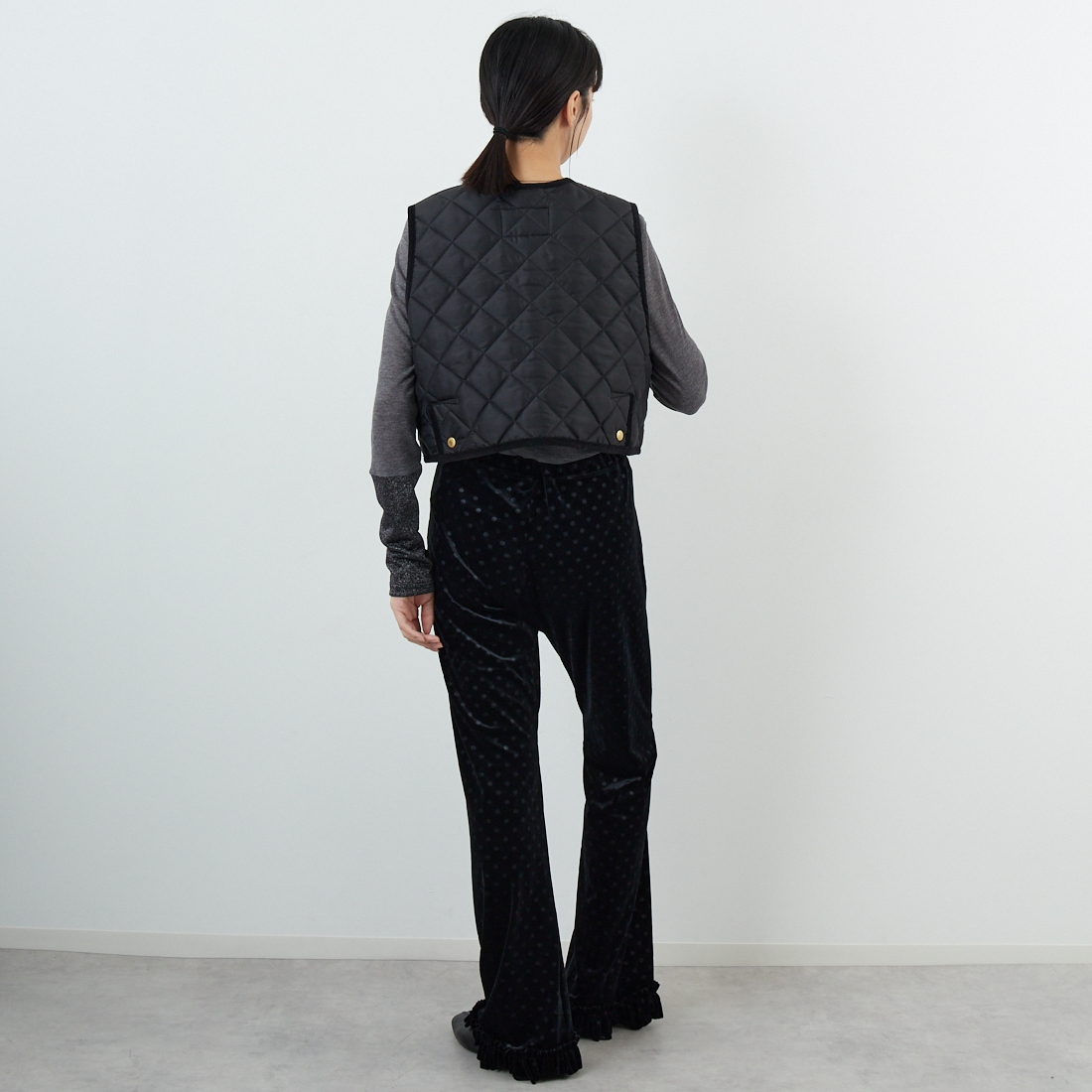 Traditional Weatherwear [トラディショナル ウェザーウェア] アークリー ジレ [L252APQVS0308AA] AA01 BK/BK &&モデル身長：162cm 着用サイズ：34&&