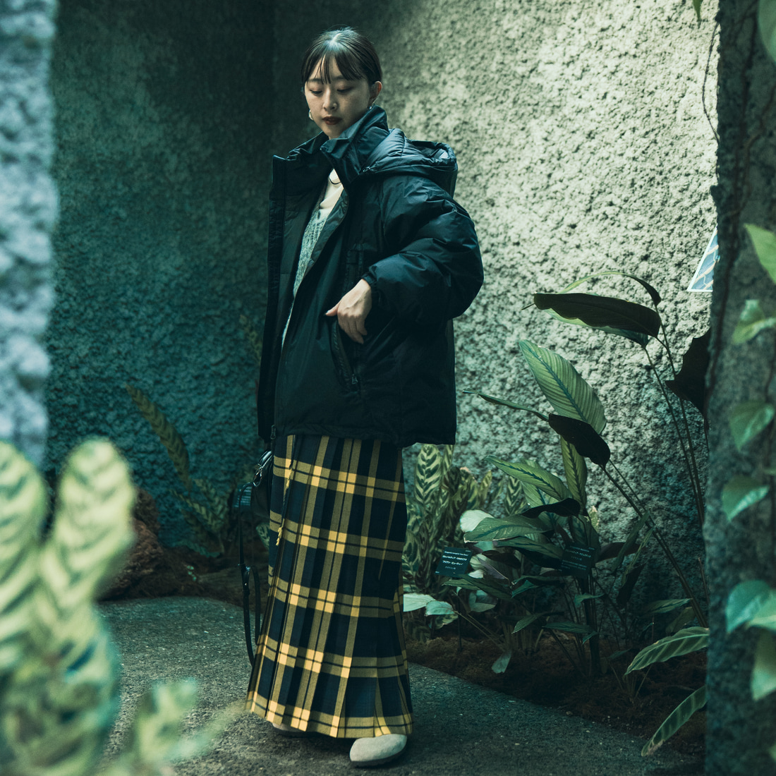 JEANSFACTORY × NANGA [ジーンズファクトリー × ナンガ] 別注 オーロラテックスダウンジャケット [JMP-254-030-JF] BLACK &&モデル身長：150cm 着用サイズ：S&&