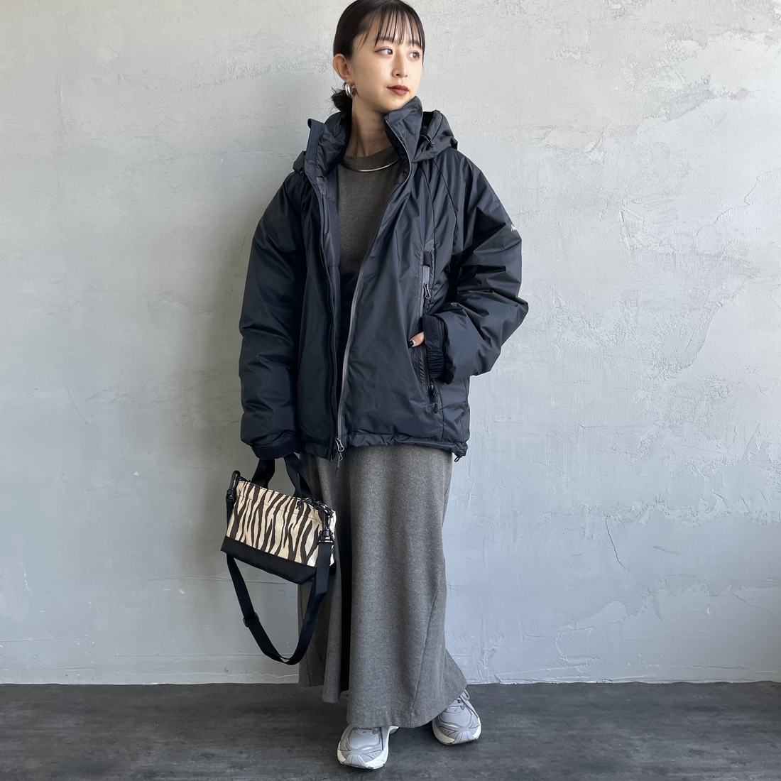 JEANSFACTORY × NANGA [ジーンズファクトリー × ナンガ] 別注 オーロラテックスダウンジャケット [JMP-254-030-JF] BLACK &&モデル身長：150cm 着用サイズ：S&&