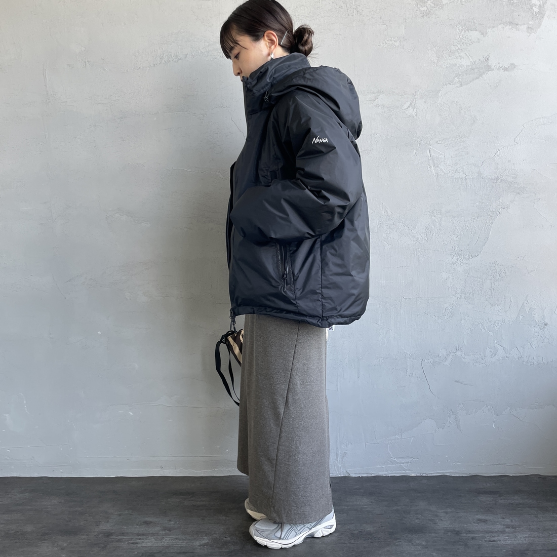 JEANSFACTORY × NANGA [ジーンズファクトリー × ナンガ] 別注 オーロラテックスダウンジャケット [JMP-254-030-JF] BLACK &&モデル身長：150cm 着用サイズ：S&&