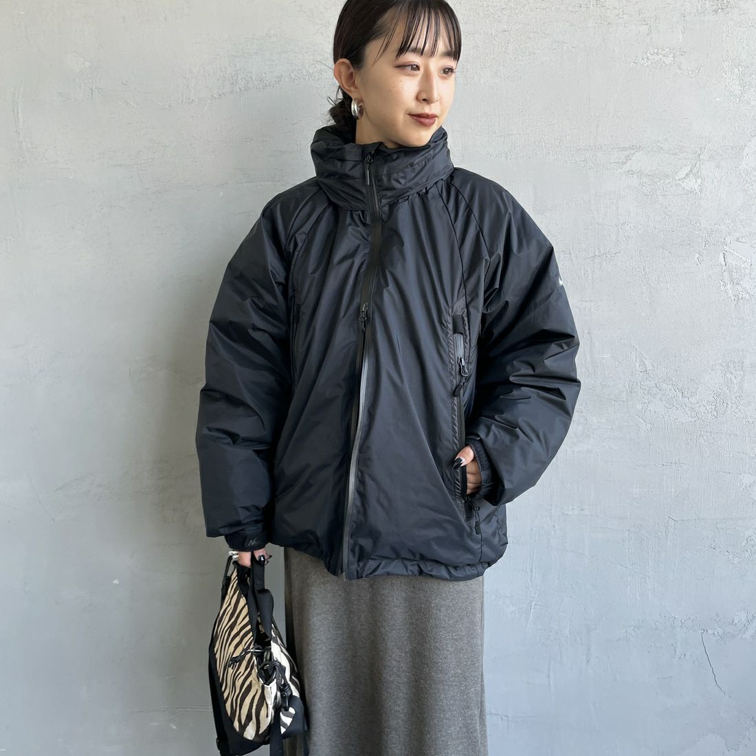 JEANSFACTORY × NANGA [ジーンズファクトリー × ナンガ] 別注 オーロラテックスダウンジャケット [JMP-254-030-JF] BLACK &&モデル身長：150cm 着用サイズ：S&&
