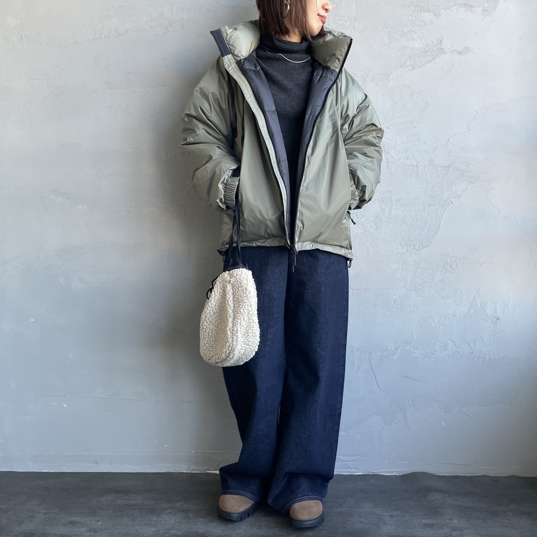 JEANSFACTORY × NANGA [ジーンズファクトリー × ナンガ] 別注 オーロラテックスダウンジャケット [JMP-254-030-JF] O.D GREEN &&モデル身長：159cm 着用サイズ：S&&