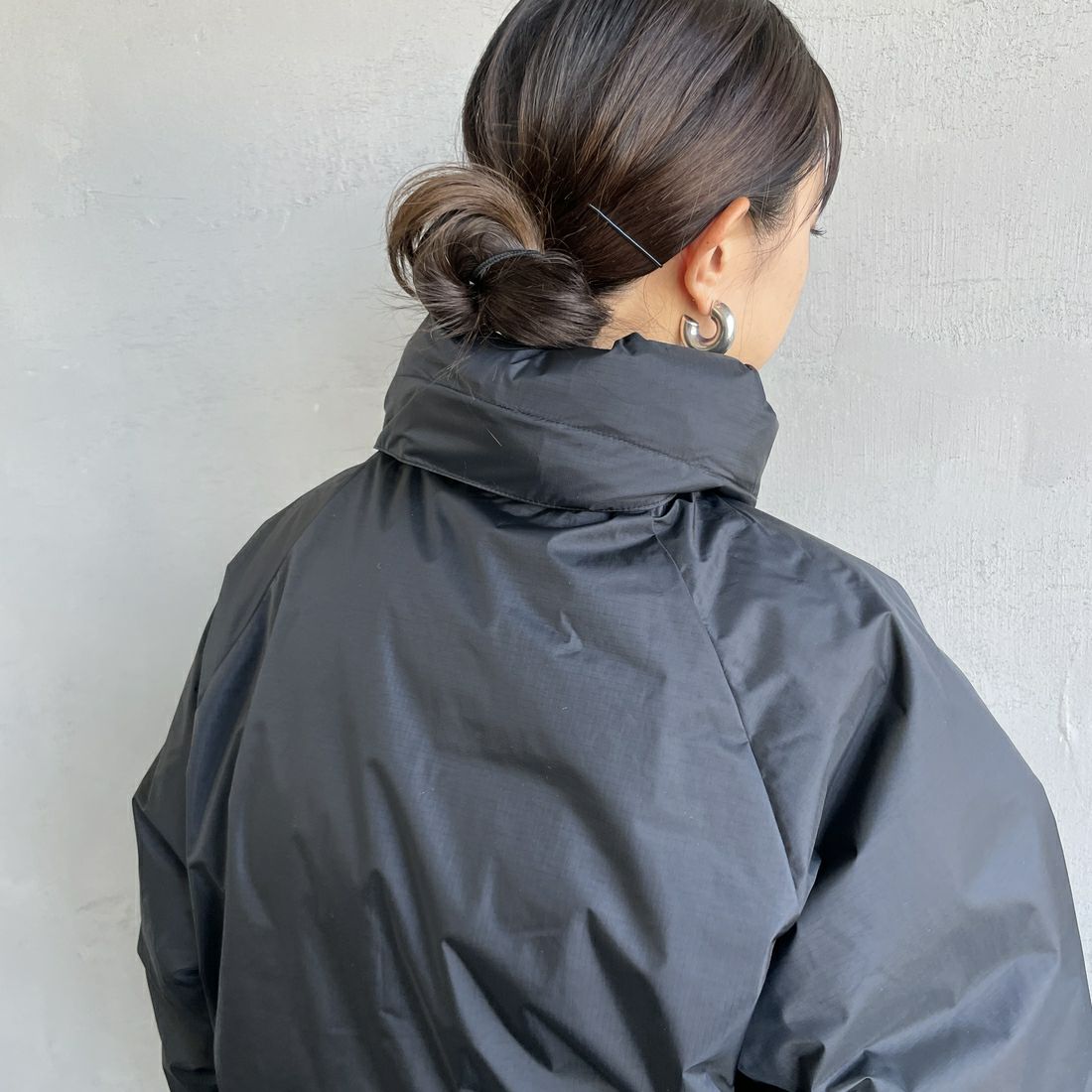 JEANSFACTORY × NANGA [ジーンズファクトリー × ナンガ] 別注 オーロラテックスダウンジャケット [JMP-254-030-JF] BLACK &&モデル身長：150cm 着用サイズ：S&&