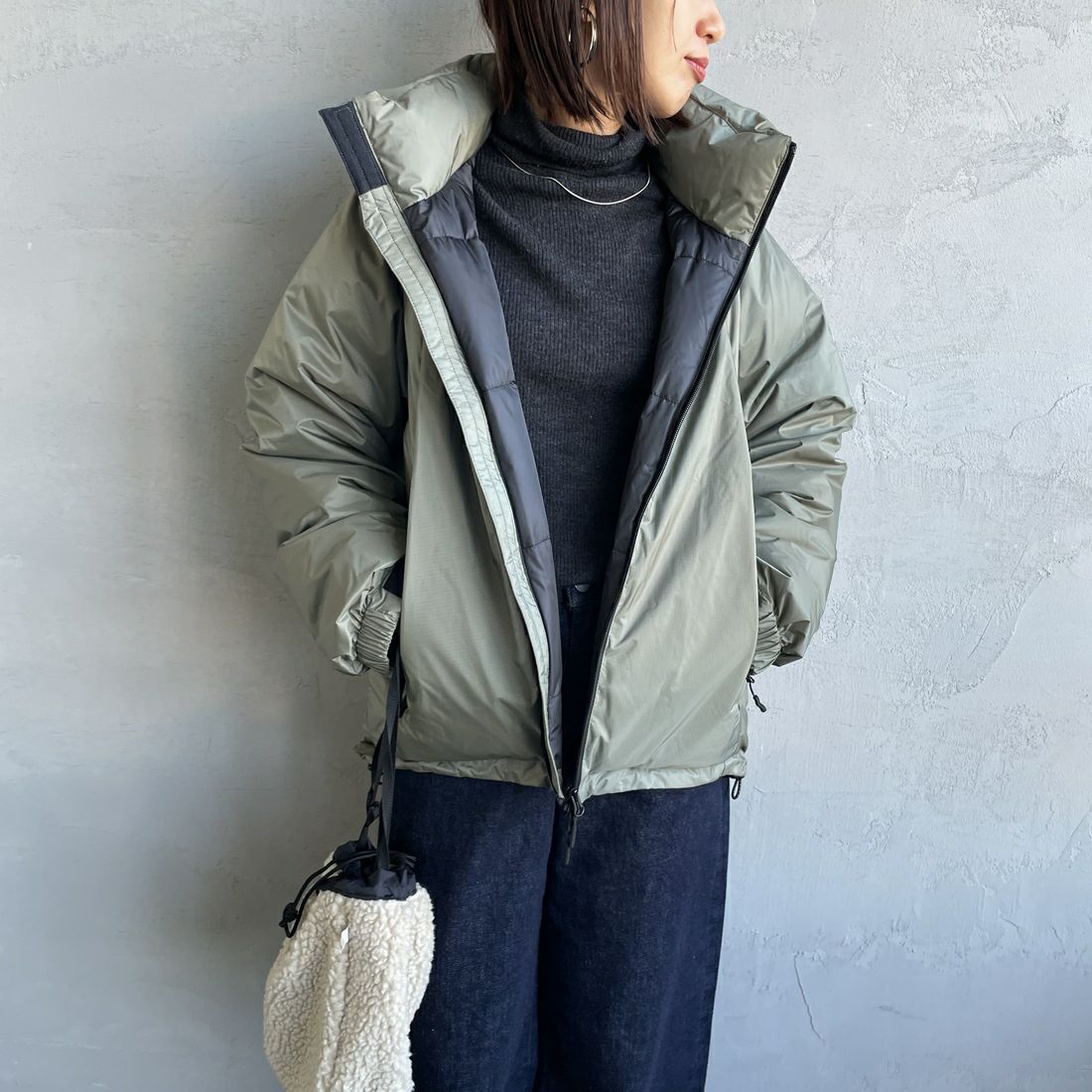 JEANSFACTORY × NANGA [ジーンズファクトリー × ナンガ] 別注 オーロラテックスダウンジャケット [JMP-254-030-JF] O.D GREEN &&モデル身長：159cm 着用サイズ：S&&