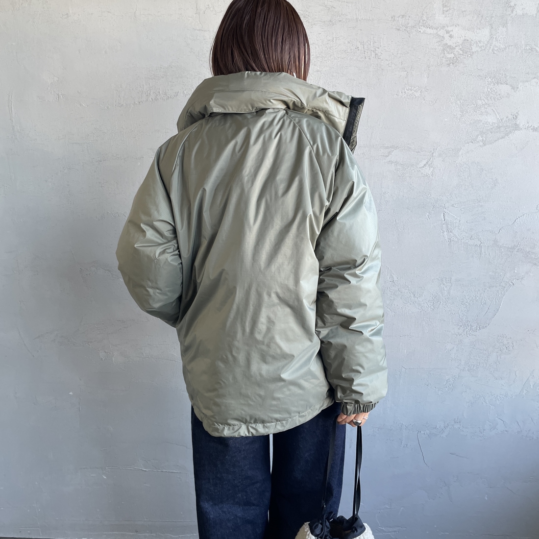 JEANSFACTORY × NANGA [ジーンズファクトリー × ナンガ] 別注 オーロラテックスダウンジャケット [JMP-254-030-JF] O.D GREEN &&モデル身長：159cm 着用サイズ：S&&