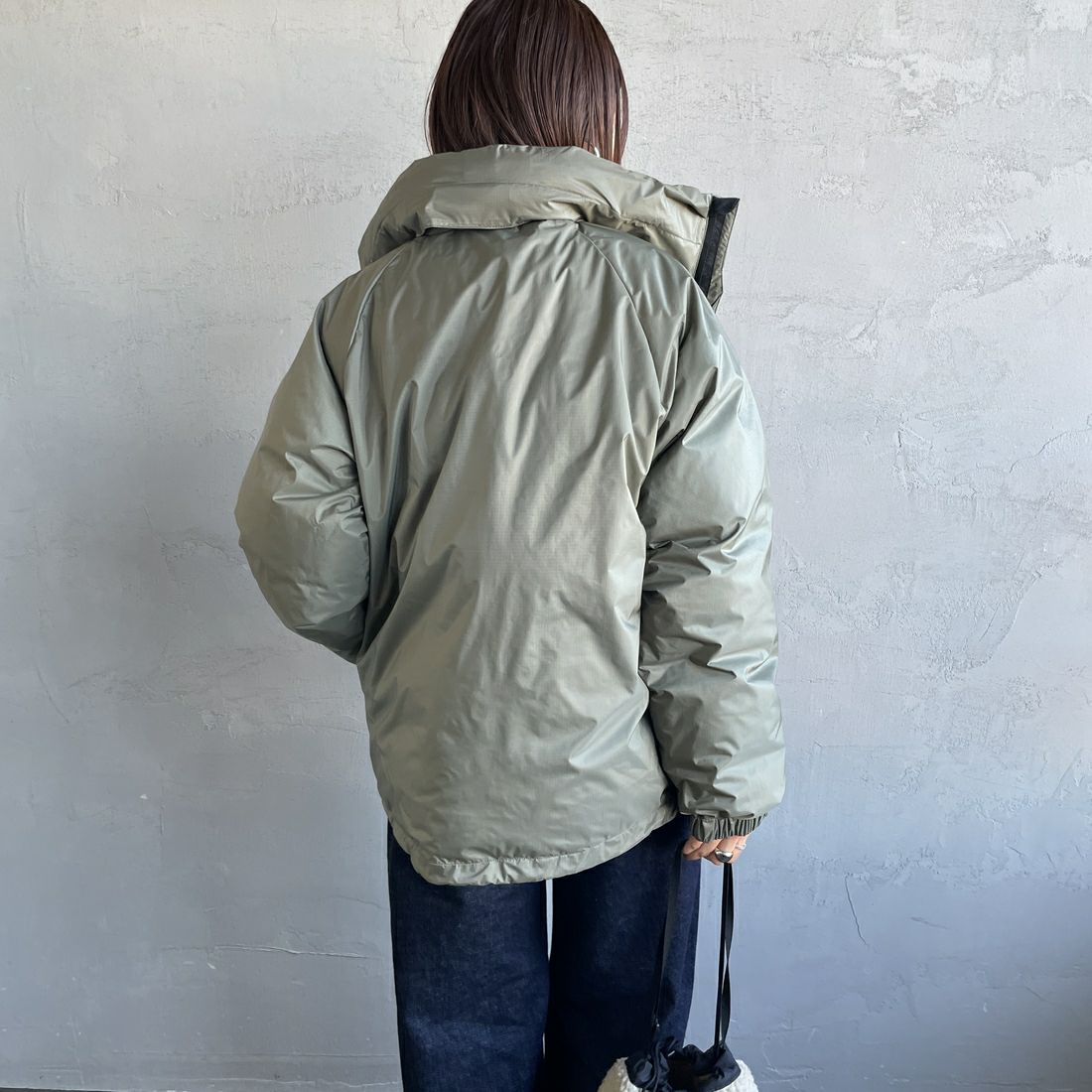 JEANSFACTORY × NANGA [ジーンズファクトリー × ナンガ] 別注 オーロラテックスダウンジャケット [JMP-254-030-JF] O.D GREEN &&モデル身長：159cm 着用サイズ：S&&