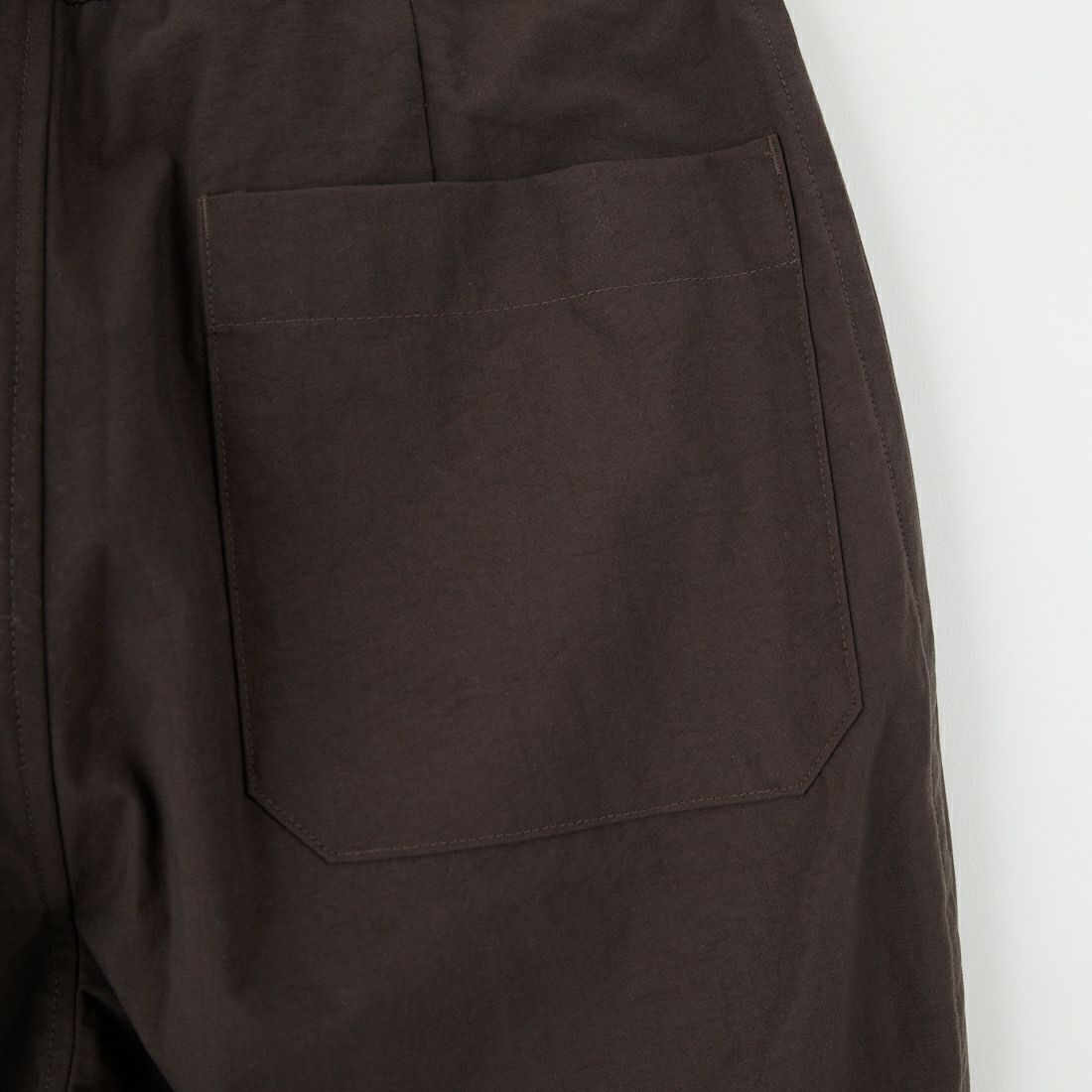 STILL BY HAND [スティルバイハンド] 別注 ナイロンオックステーパードパンツ [2503JF-EX07-JF] BROWN