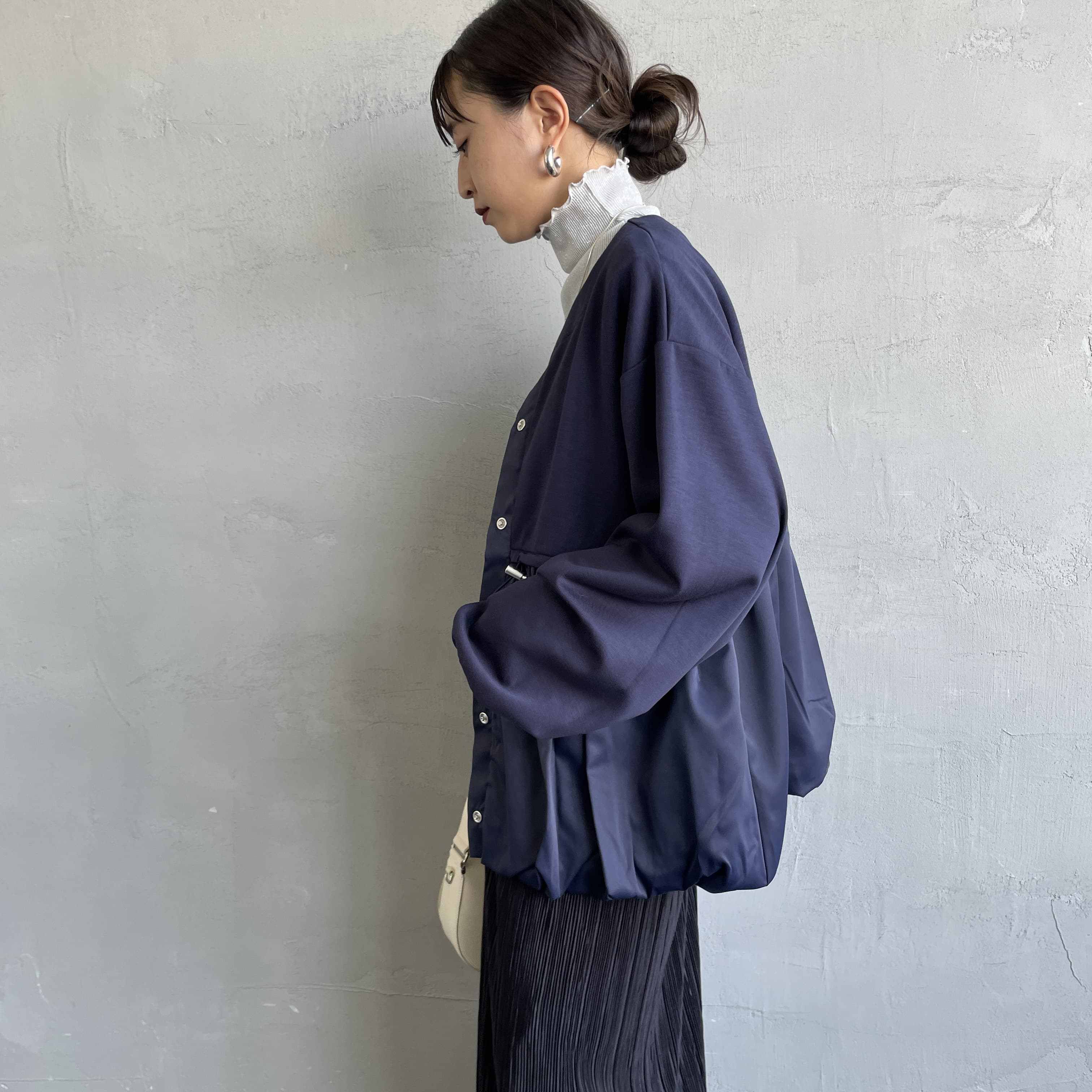 nenom [ネノム] 裾バルーン ドッキングブルゾン [NE25132018] 16 NAVY &&モデル身長：150cm 着用サイズ：F&&