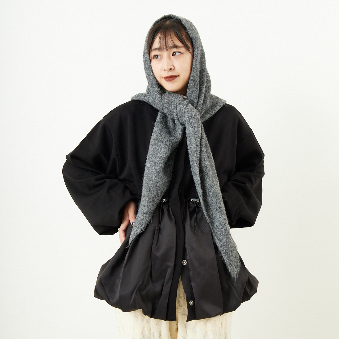 nenom [ネノム] 裾バルーン ドッキングブルゾン [NE25132018] 09 BLACK &&モデル身長：150cm 着用サイズ：F&&