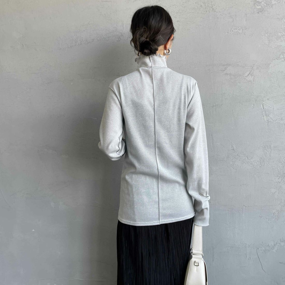 nenom [ネノム] ハイネックラメニットソー [NE25132016] 02 OFF &&モデル身長：150cm 着用サイズ：F&&