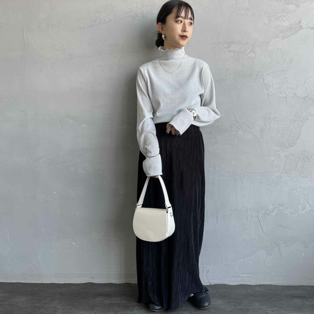 nenom [ネノム] ハイネックラメニットソー [NE25132016] 02 OFF &&モデル身長：150cm 着用サイズ：F&&