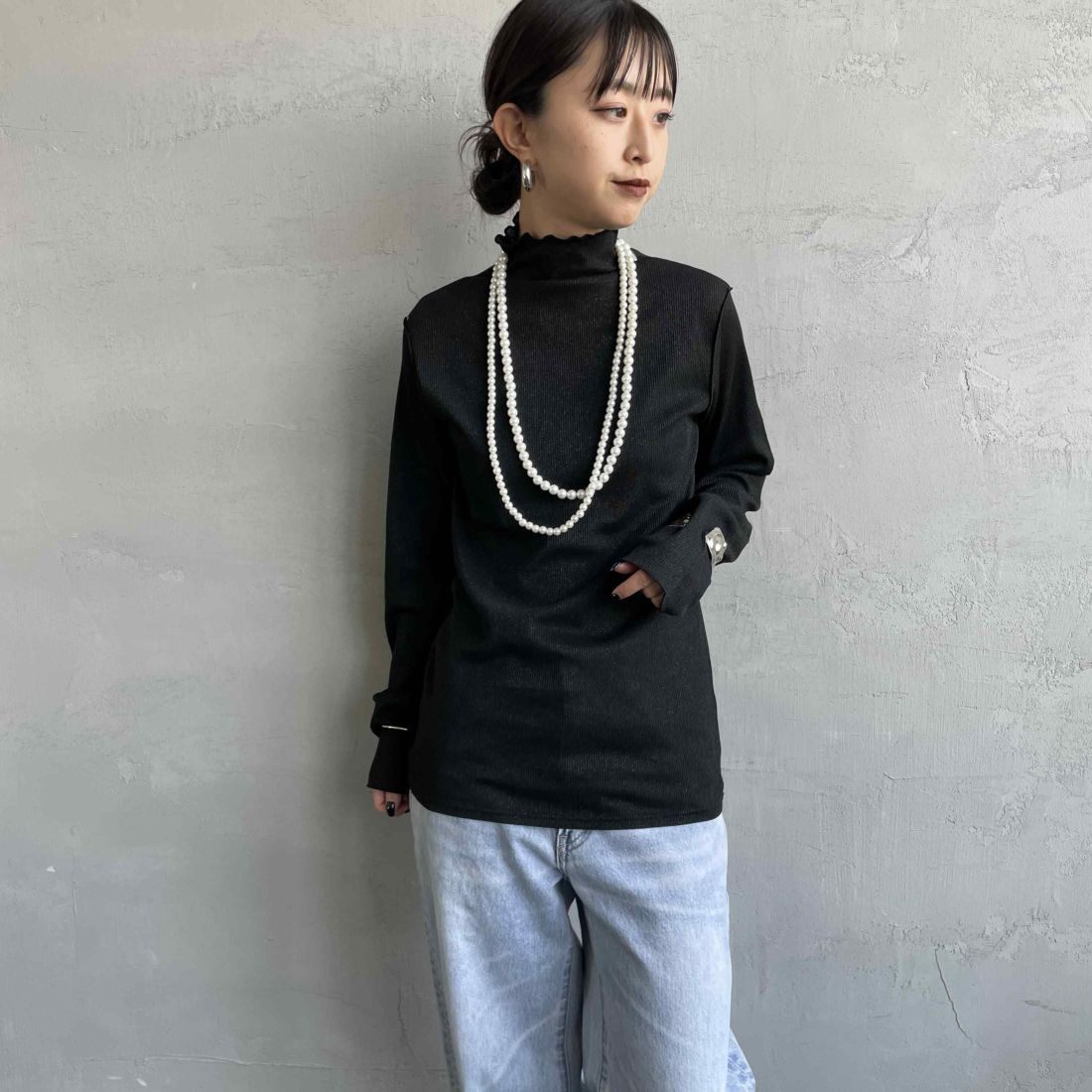 nenom [ネノム] ハイネックラメニットソー [NE25132016] 09 BLACK &&モデル身長：150cm 着用サイズ：F&&