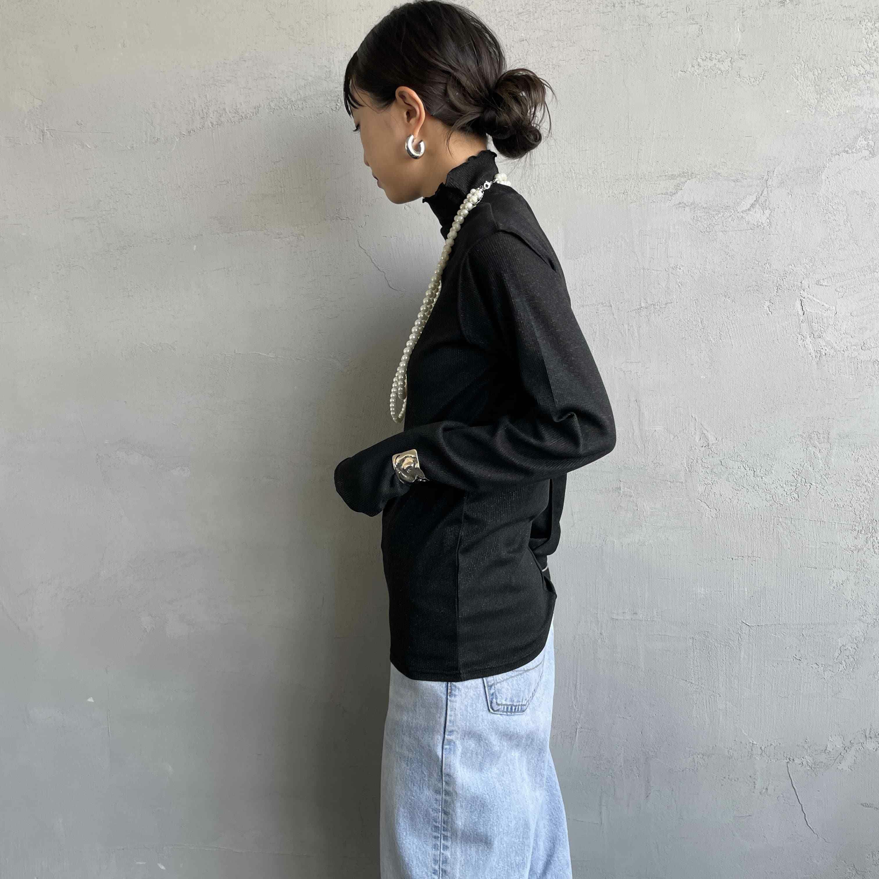 nenom [ネノム] ハイネックラメニットソー [NE25132016] 09 BLACK &&モデル身長：150cm 着用サイズ：F&&