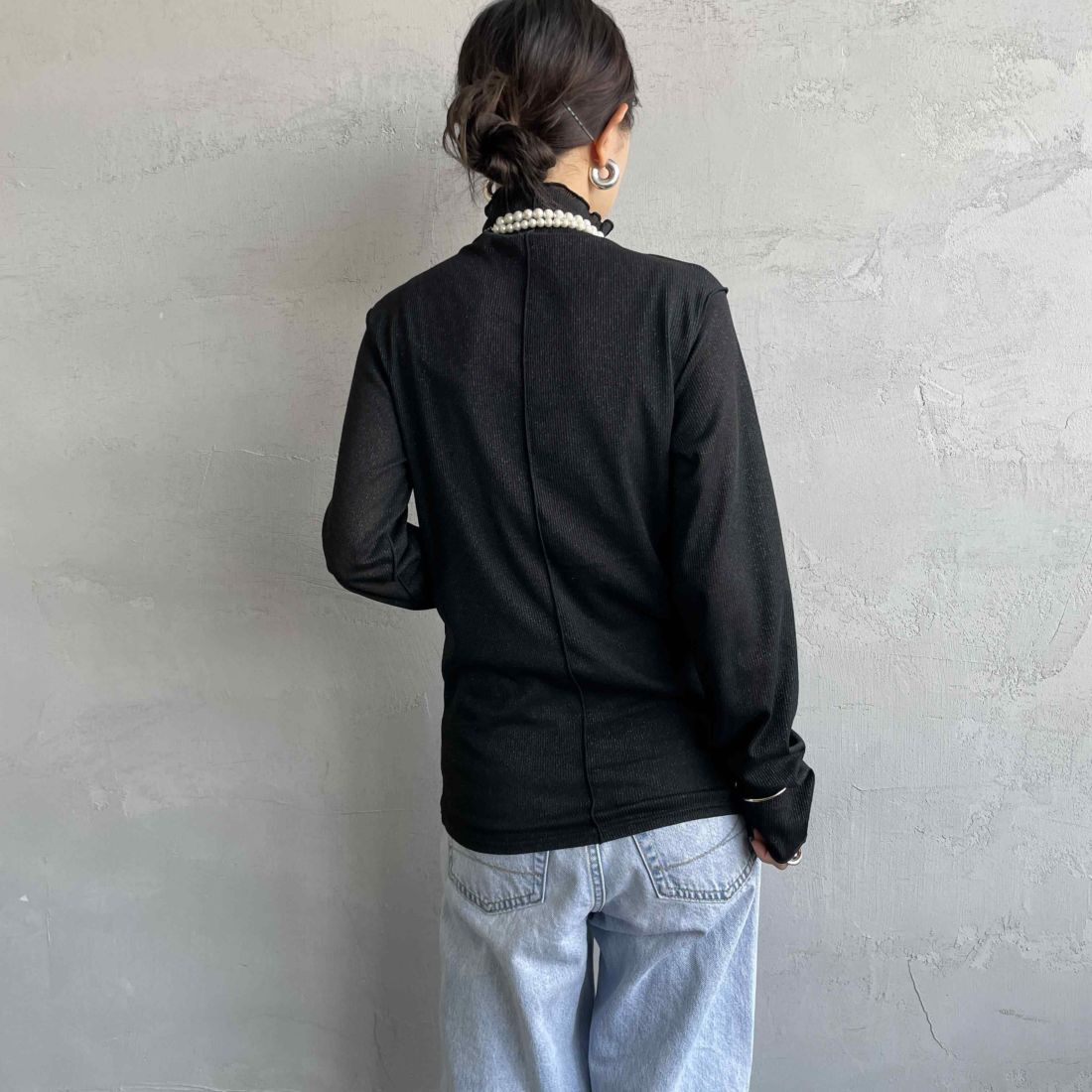 nenom [ネノム] ハイネックラメニットソー [NE25132016] 09 BLACK &&モデル身長：150cm 着用サイズ：F&&