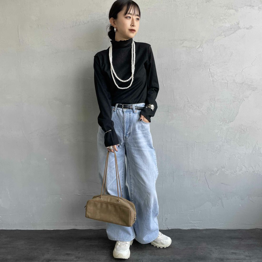 nenom [ネノム] ハイネックラメニットソー [NE25132016] 09 BLACK &&モデル身長：150cm 着用サイズ：F&&