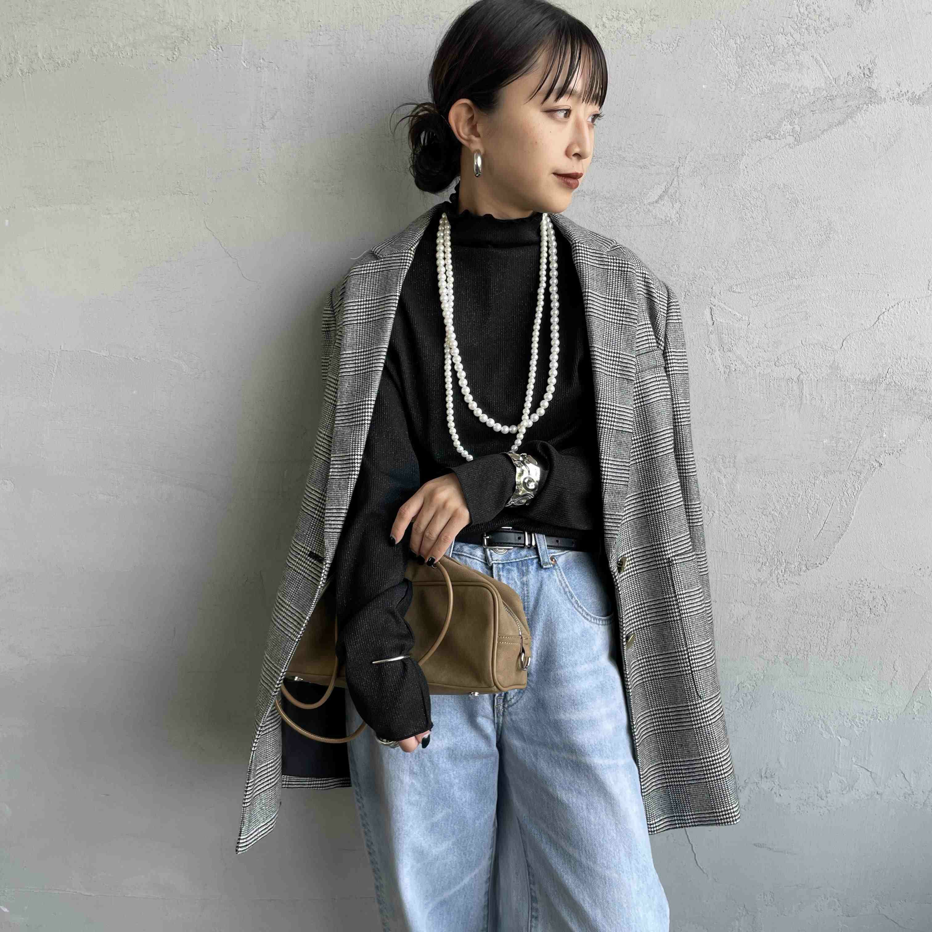 nenom [ネノム] ハイネックラメニットソー [NE25132016] 09 BLACK &&モデル身長：150cm 着用サイズ：F&&