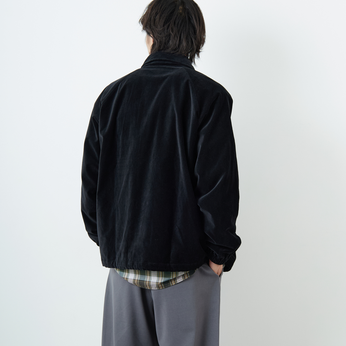THE FOX [ザフォックス] 別注 ワンポイントロゴ ラグランスリーブコーチジャケット [PN25F002-JF] BLACK &&モデル身長：179cm 着用サイズ：L&&