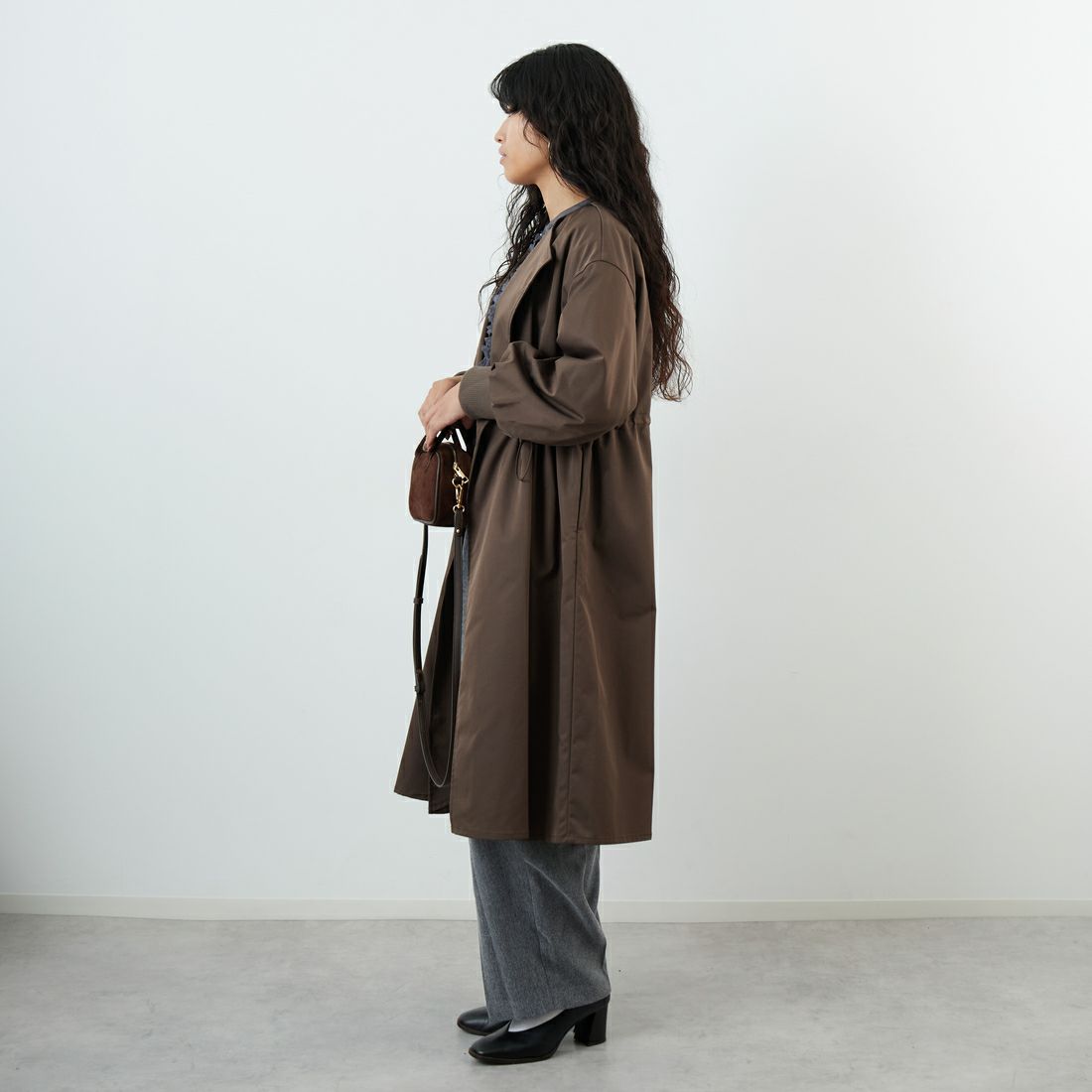 Jf Ready Made [ジェイエフレディメイド] ポリエステルタッサーコート [8552102-01] 62 ﾌﾞﾗｳﾝ &&モデル身長：162cm 着用サイズ：F&&