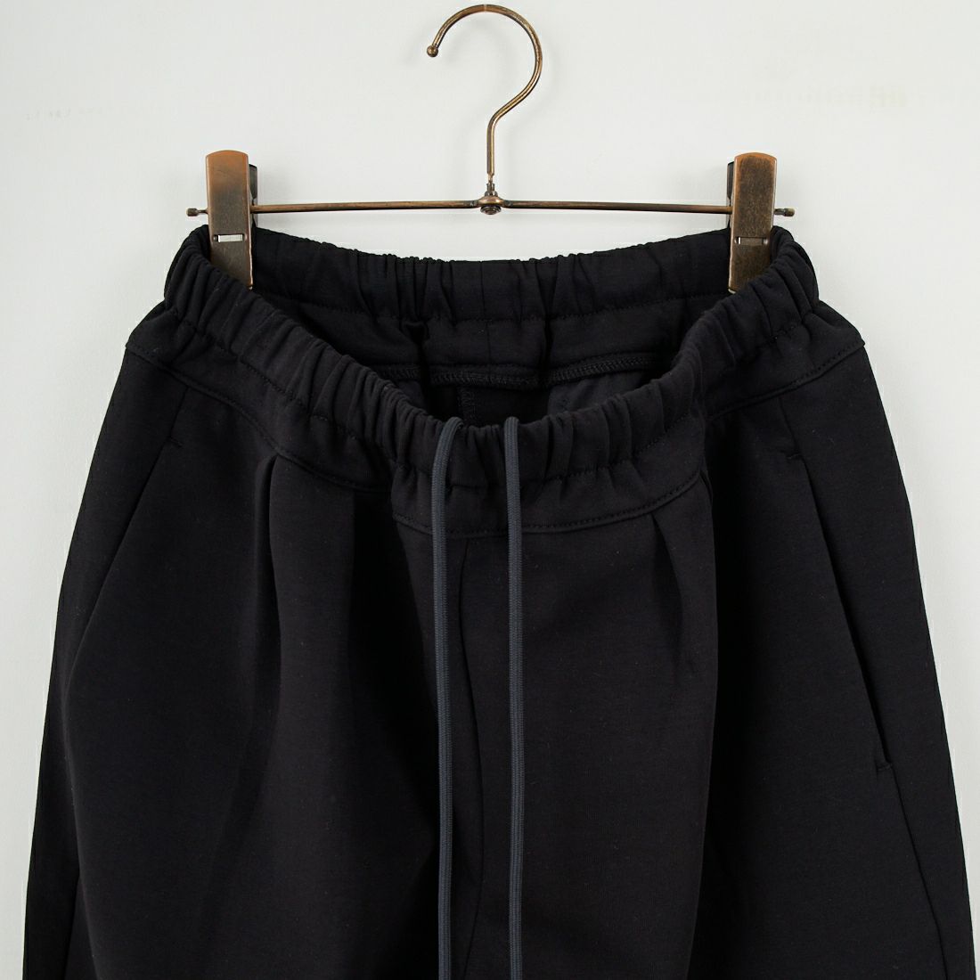 Noir Fabrik [ヌワールファブリック] コットンダンボールカーブスウェットパンツ [653710] BLACK