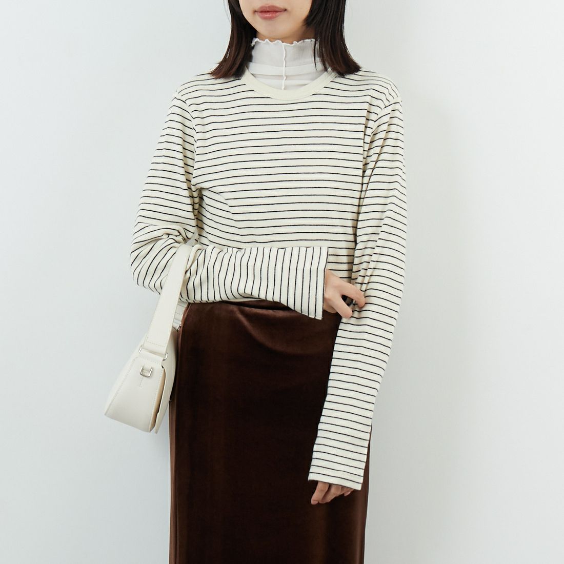 Health knit [ヘルスニット] クルーネック長袖Tシャツ [53019] NAT/BLK &&モデル身長：162cm 着用サイズ：WM&&