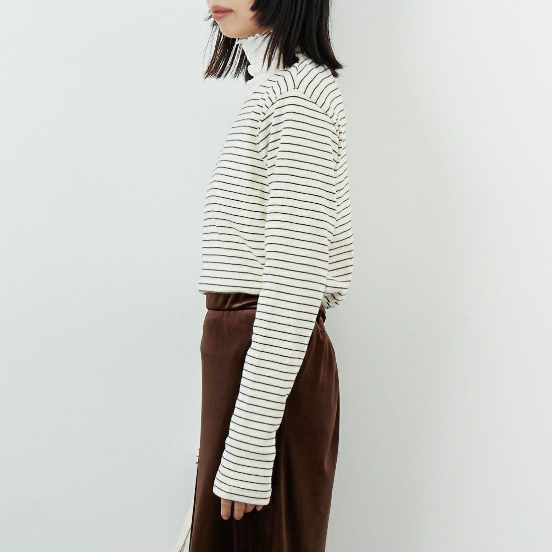 Health knit [ヘルスニット] クルーネック長袖Tシャツ [53019] NAT/BLK &&モデル身長：162cm 着用サイズ：WM&&