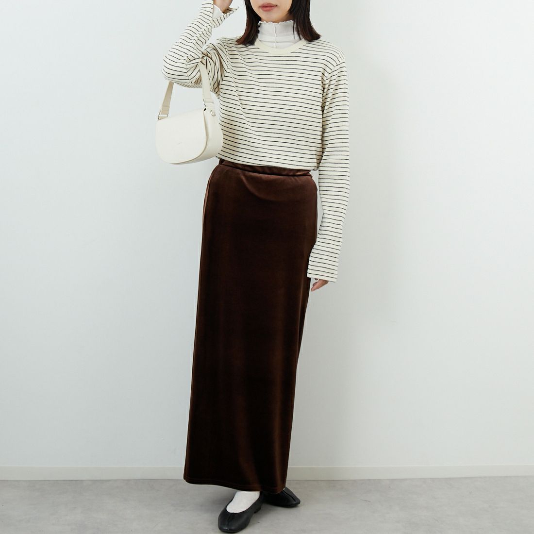 Health knit [ヘルスニット] クルーネック長袖Tシャツ [53019] NAT/BLK &&モデル身長：162cm 着用サイズ：WM&&