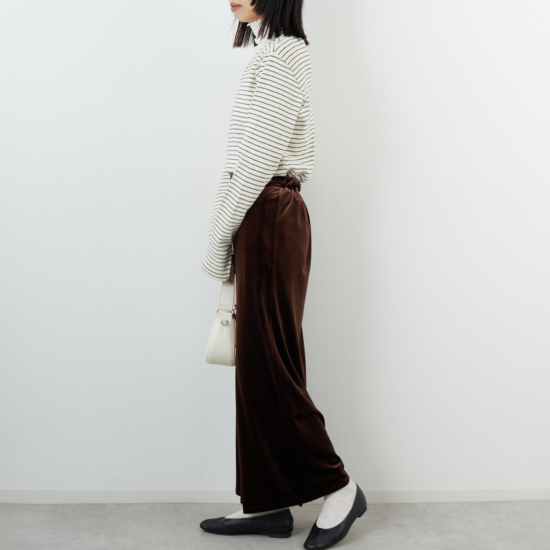 Health knit [ヘルスニット] クルーネック長袖Tシャツ [53019] NAT/BLK &&モデル身長：162cm 着用サイズ：WM&&