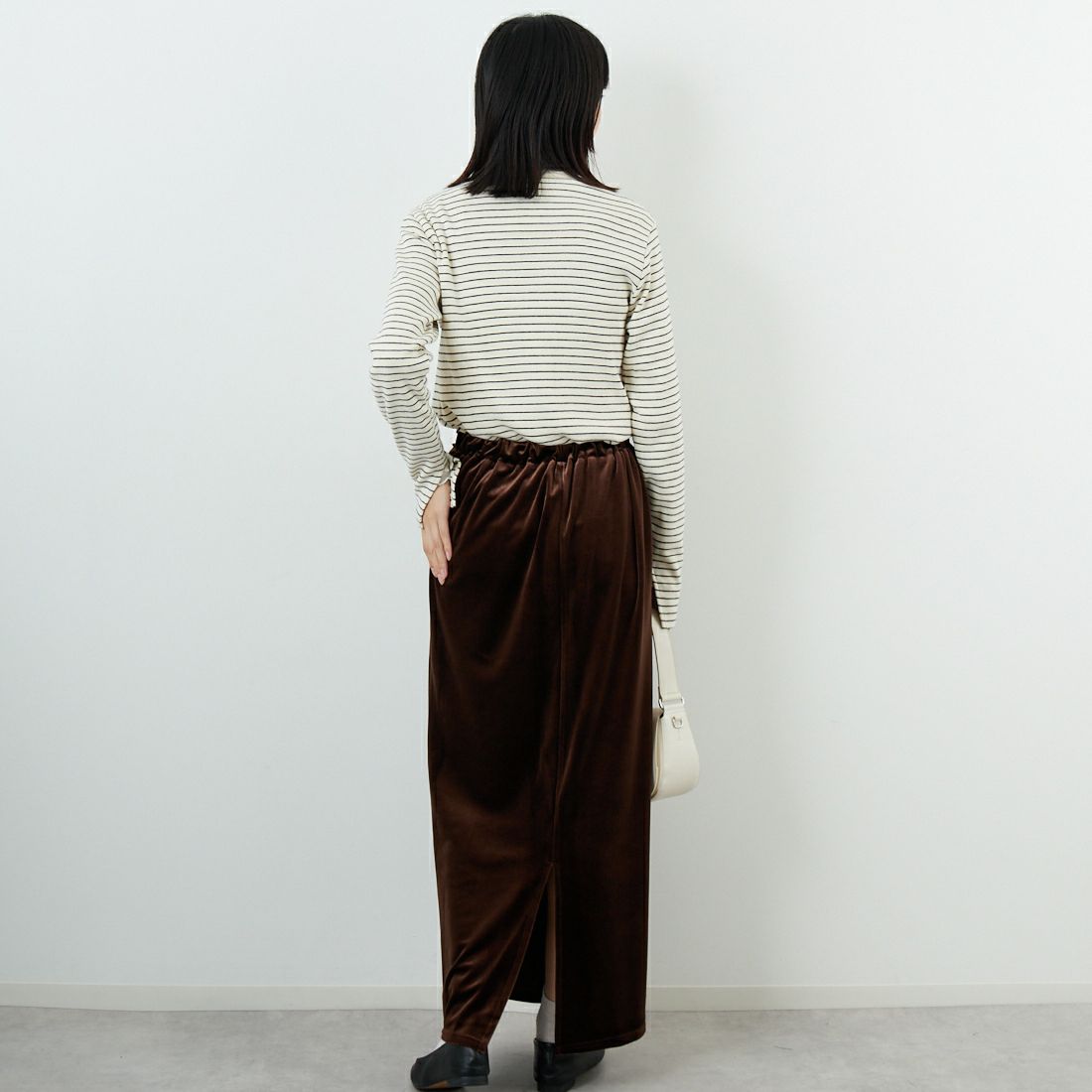 Health knit [ヘルスニット] クルーネック長袖Tシャツ [53019] NAT/BLK &&モデル身長：162cm 着用サイズ：WM&&