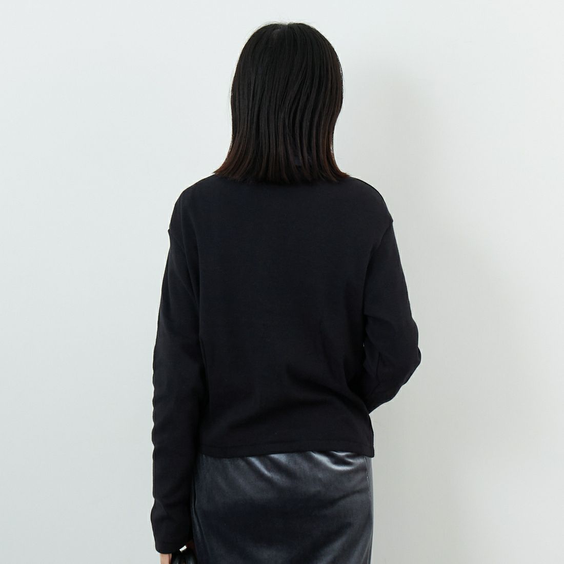 Health knit [ヘルスニット] クルーネックカーディガン [53022] BLACK &&モデル身長：162cm 着用サイズ：WM&&