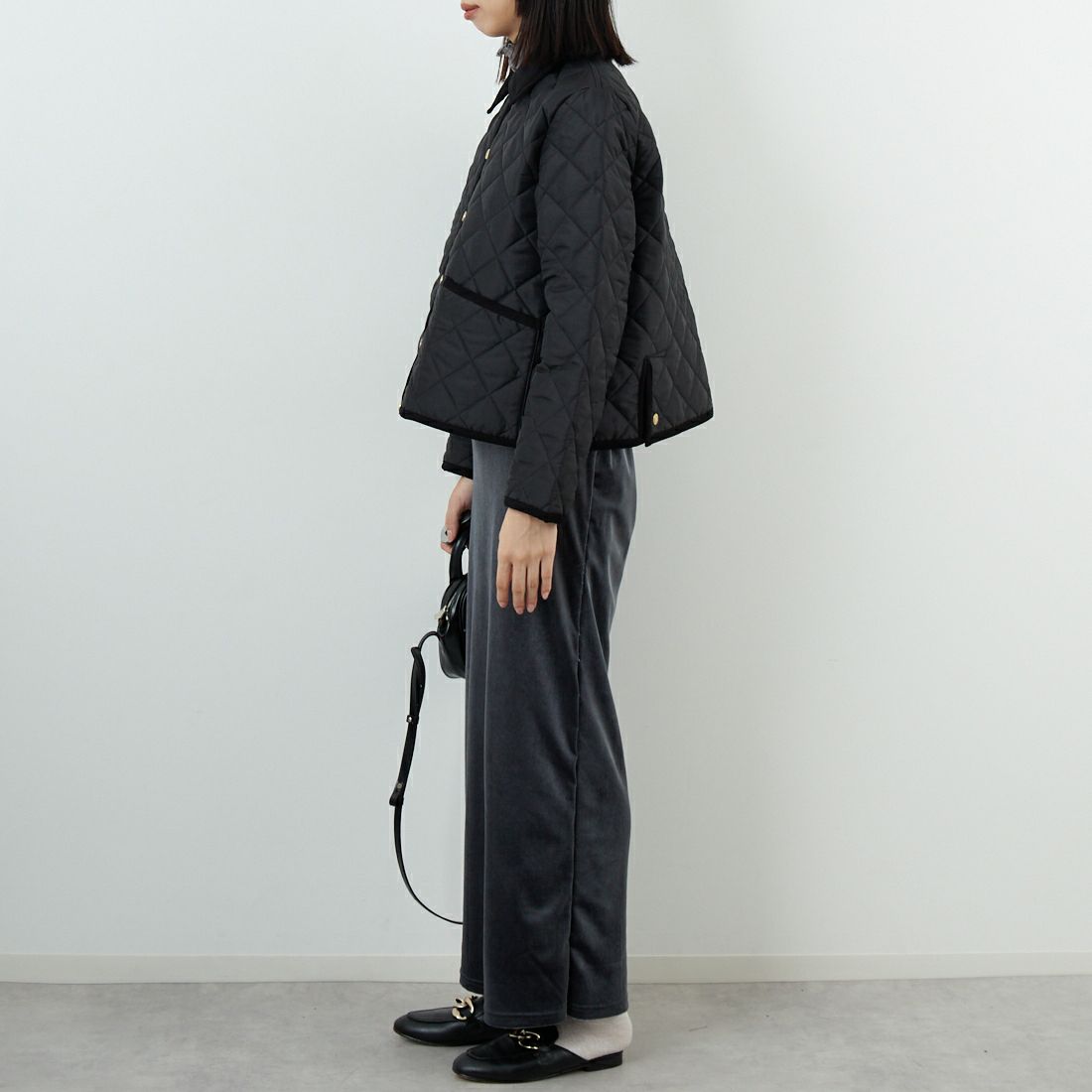 Traditional Weatherwear [トラディショナル ウェザーウェア] ウェーバリーAライン [L252APQCO0487AA] AA01 BK/BK &&モデル身長：162cm 着用サイズ：34&&