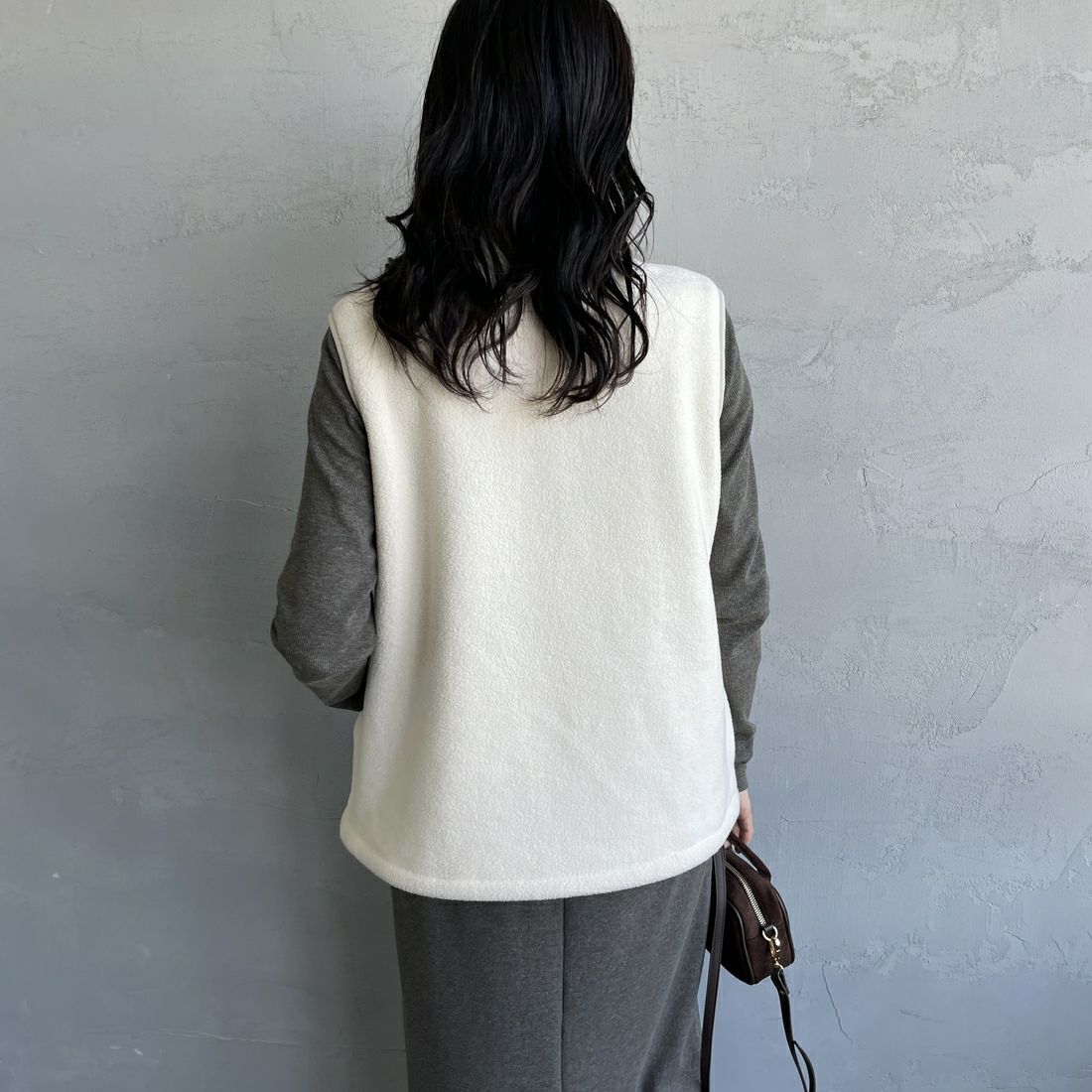 KELTY [ケルティ] 別注 フリース スタンドネックベスト [KE254W30IN02-JF] IVORY &&モデル身長：160cm 着用サイズ：S&&