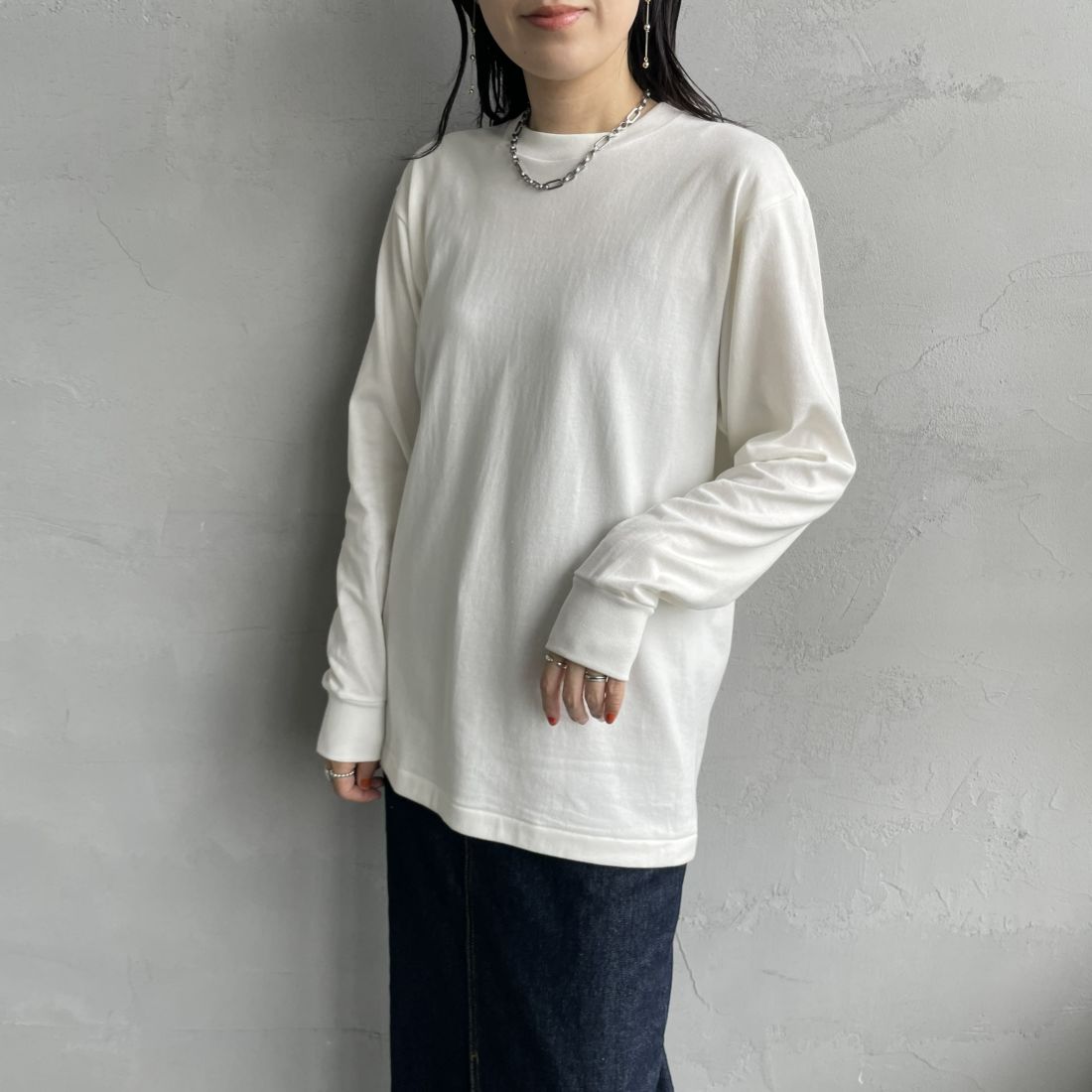 Hanes [ヘインズ] SHIRO クルーネックロングスリーブTシャツ [HM4-A201] 010 ﾎﾜｲﾄ &&モデル身長：160cm 着用サイズ：S&&