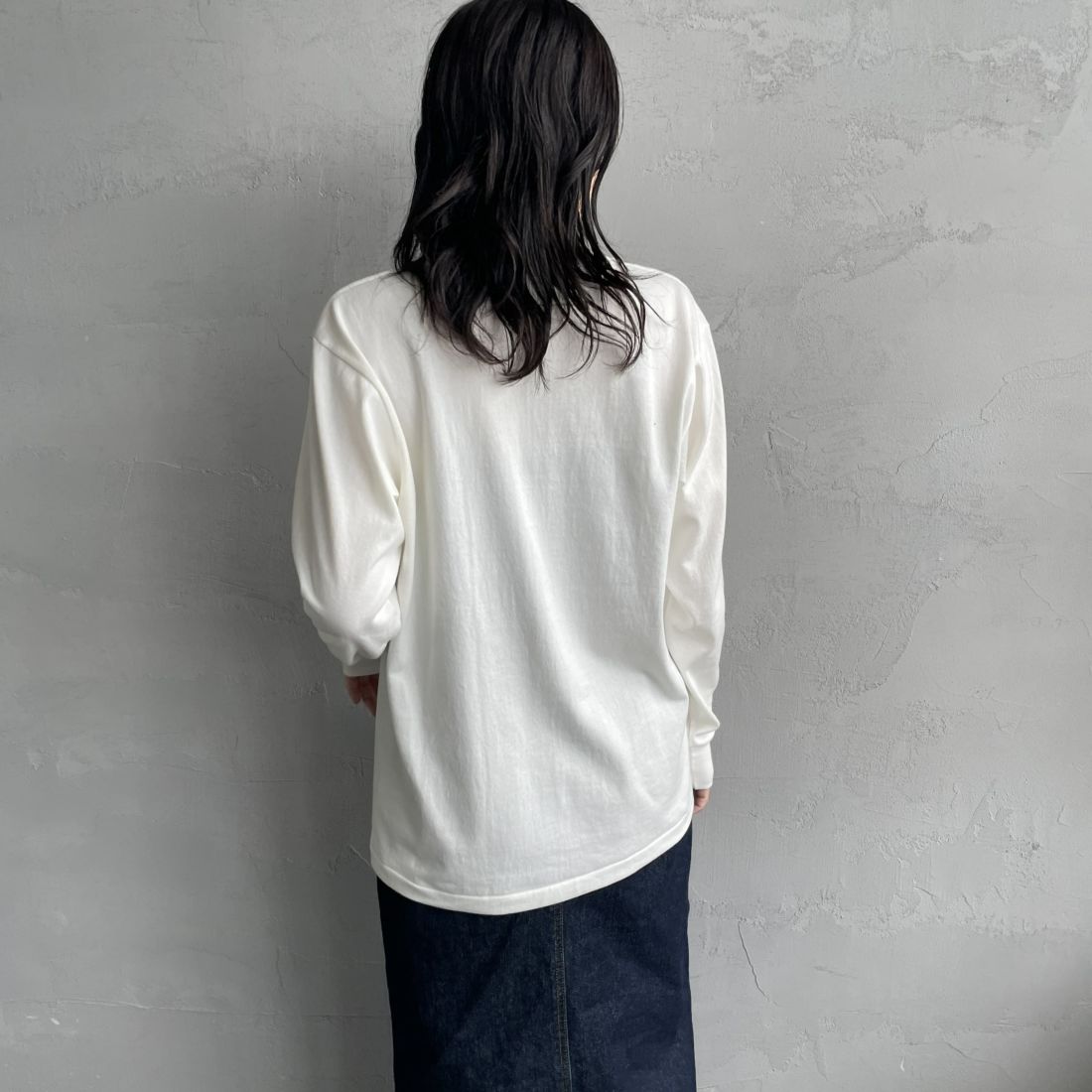 Hanes [ヘインズ] SHIRO クルーネックロングスリーブTシャツ [HM4-A201] 010 ﾎﾜｲﾄ &&モデル身長：160cm 着用サイズ：S&&