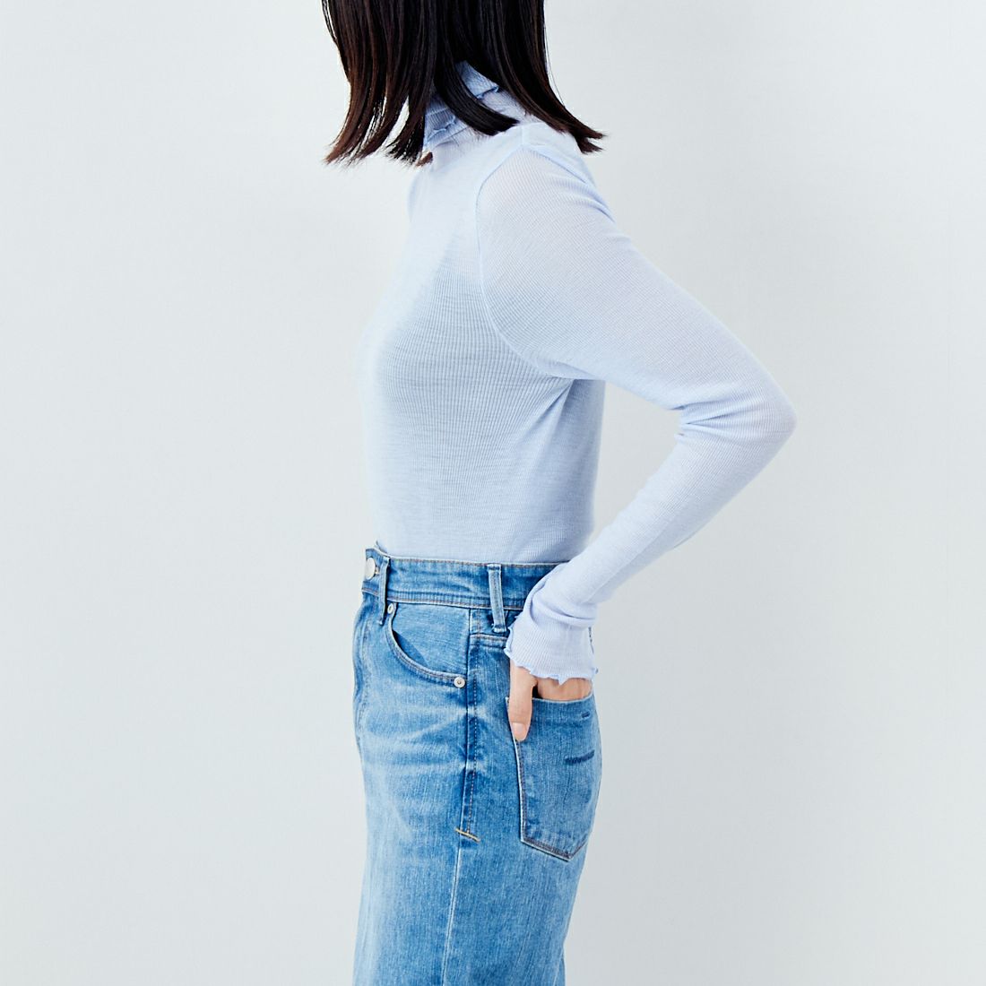 me. [ミードット] ウォッシャブル メリノウールタートルネックニット [ME-23309] 72 LT.BLUE &&モデル身長：162cm 着用サイズ：F&&