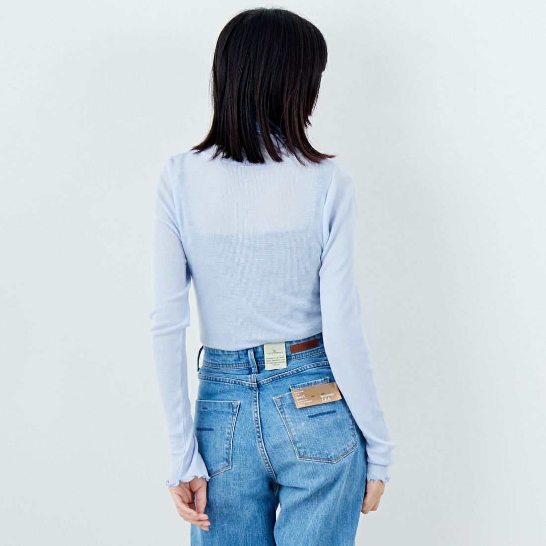 me. [ミードット] ウォッシャブル メリノウールタートルネックニット [ME-23309] 72 LT.BLUE &&モデル身長：162cm 着用サイズ：F&&