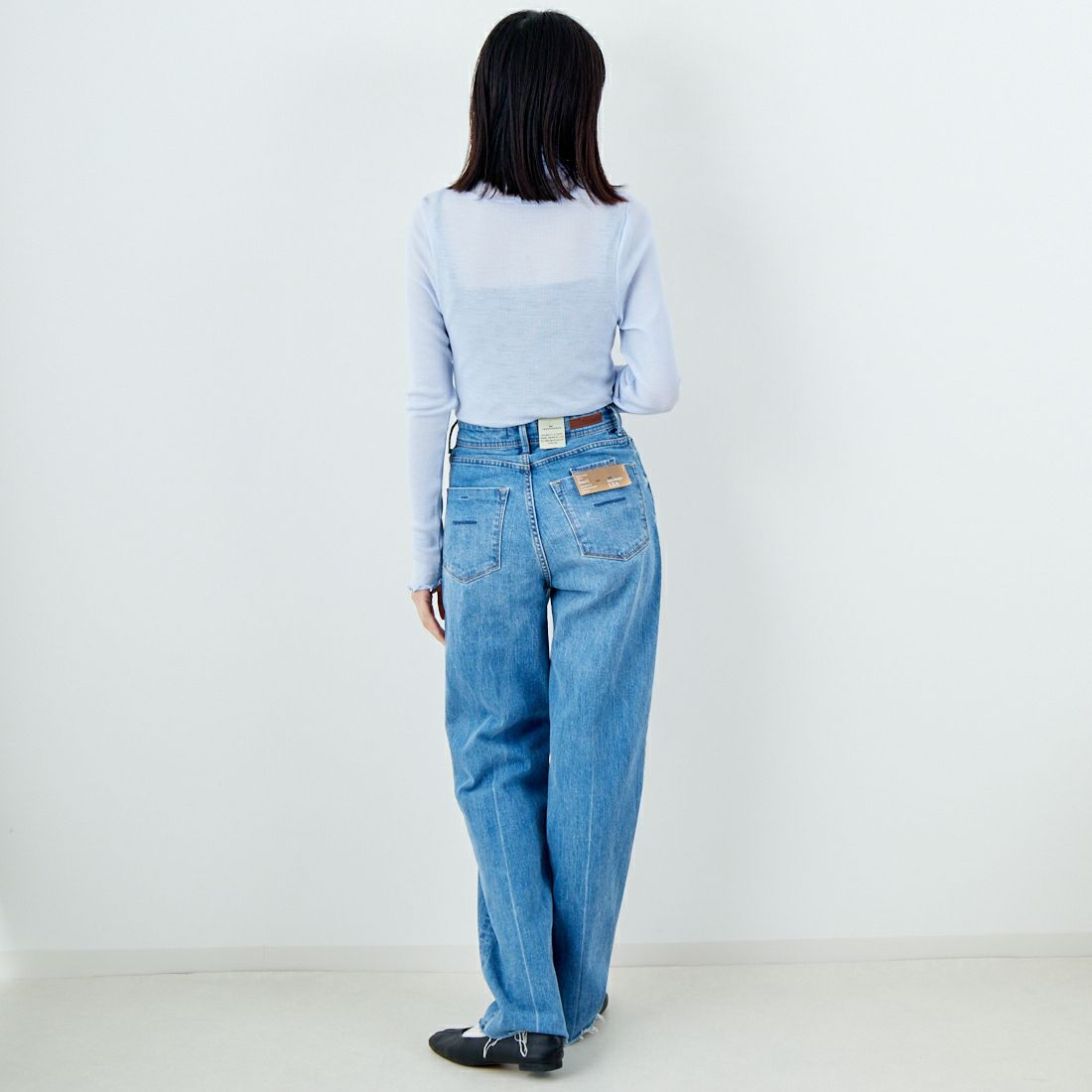 me. [ミードット] ウォッシャブル メリノウールタートルネックニット [ME-23309] 72 LT.BLUE &&モデル身長：162cm 着用サイズ：F&&