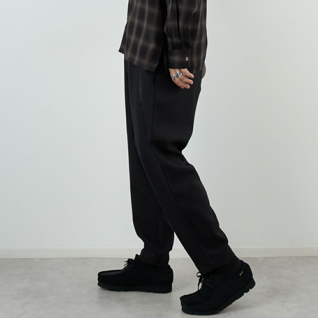 Extended By GORO NAKATSUGAWA (MIN-NANO) 5601 ツープリーツパンツ 80 ﾌﾞﾗｯｸ &&モデル身長：179cm 着用サイズ：L&&