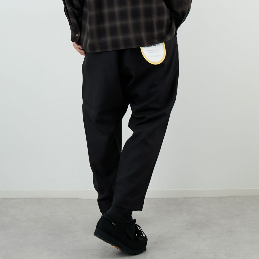 Extended By GORO NAKATSUGAWA (MIN-NANO) 5601 ツープリーツパンツ 80 ﾌﾞﾗｯｸ &&モデル身長：179cm 着用サイズ：L&&