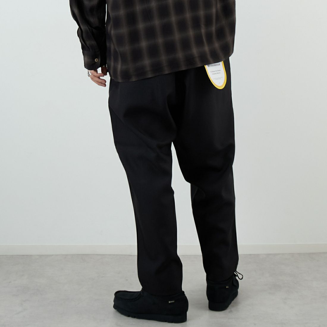 Extended By GORO NAKATSUGAWA (MIN-NANO) 5601 ツープリーツパンツ 80 ﾌﾞﾗｯｸ &&モデル身長：179cm 着用サイズ：L&&