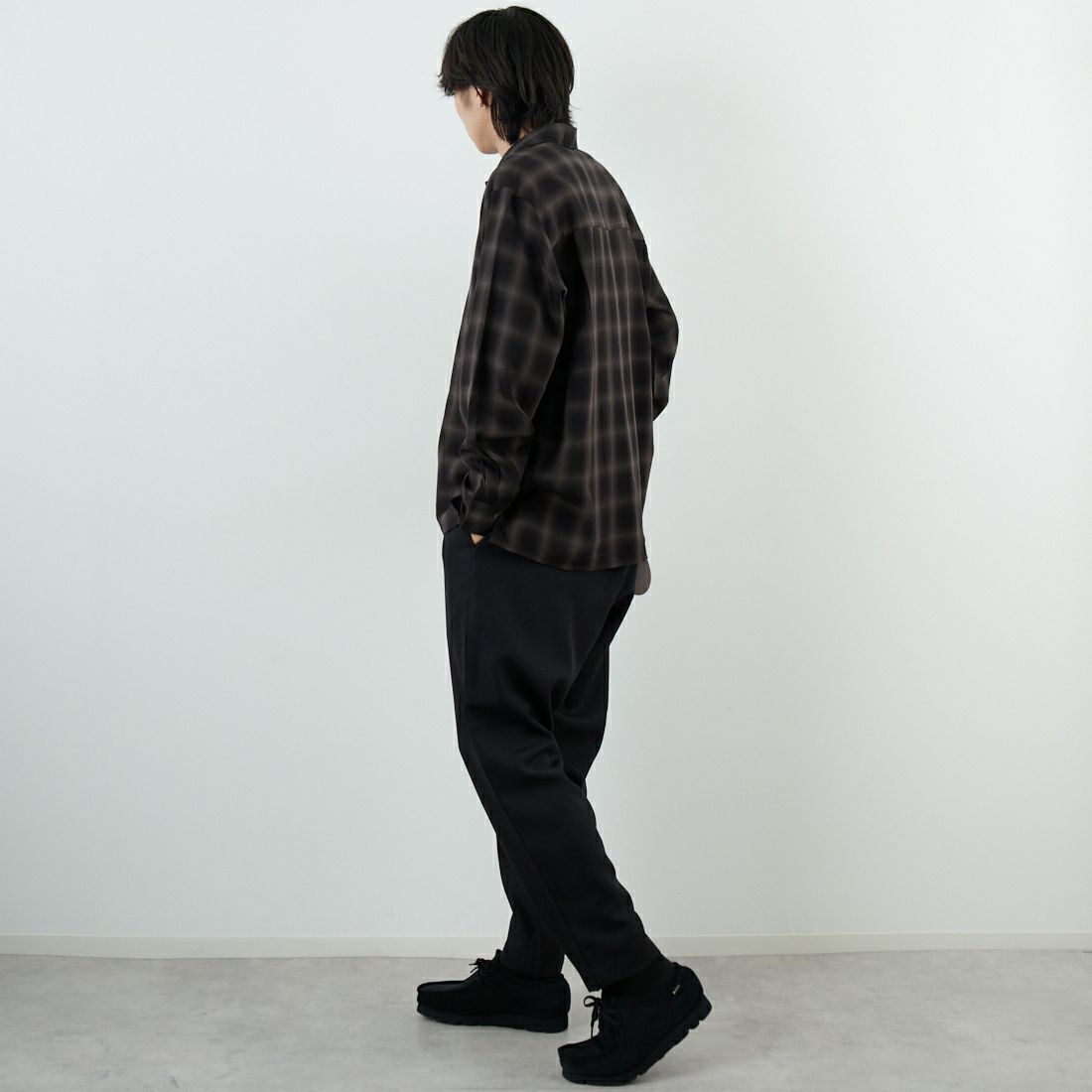 Extended By GORO NAKATSUGAWA (MIN-NANO) 5601 ツープリーツパンツ 80 ﾌﾞﾗｯｸ &&モデル身長：179cm 着用サイズ：L&&