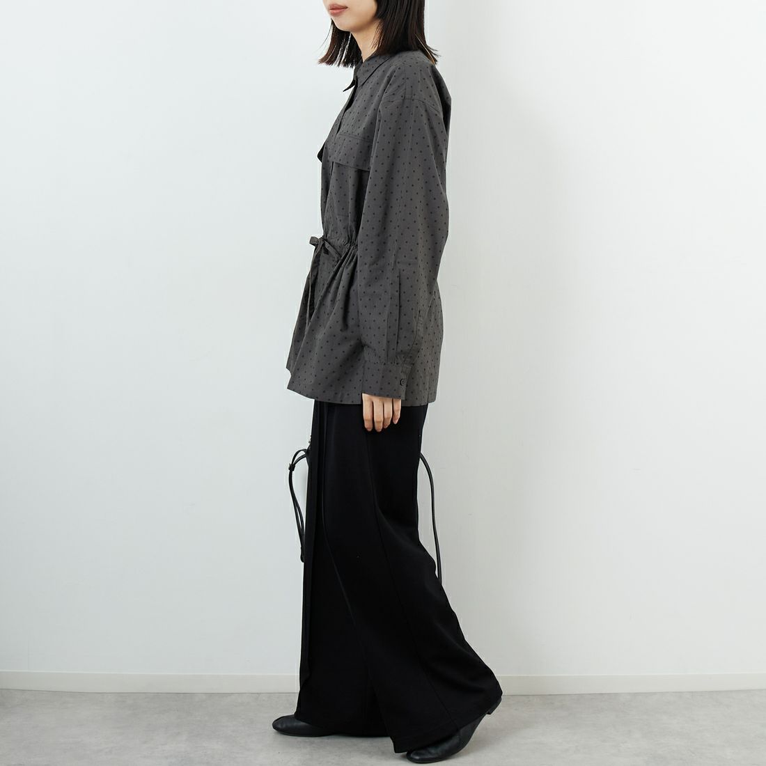 soil [ソイル] ドットコットンポプリン フラップポケットシャツ [NSL25531] 973M GY M. &&モデル身長：162cm 着用サイズ：2&&