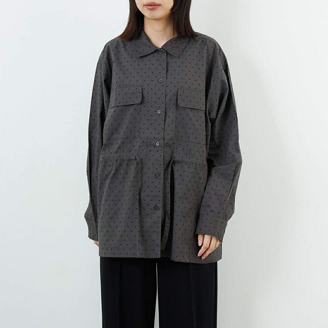 soil [ソイル] ドットコットンポプリン フラップポケットシャツ [NSL25531] 973M GY M. &&モデル身長：162cm 着用サイズ：2&&