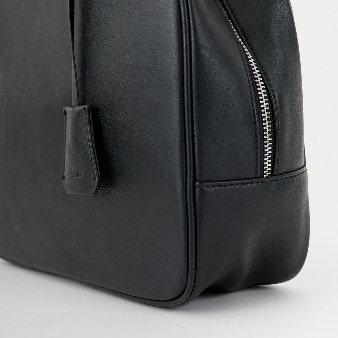 anuke [アンヌーク] エコレザーボストンバッグ [62521018] BLK